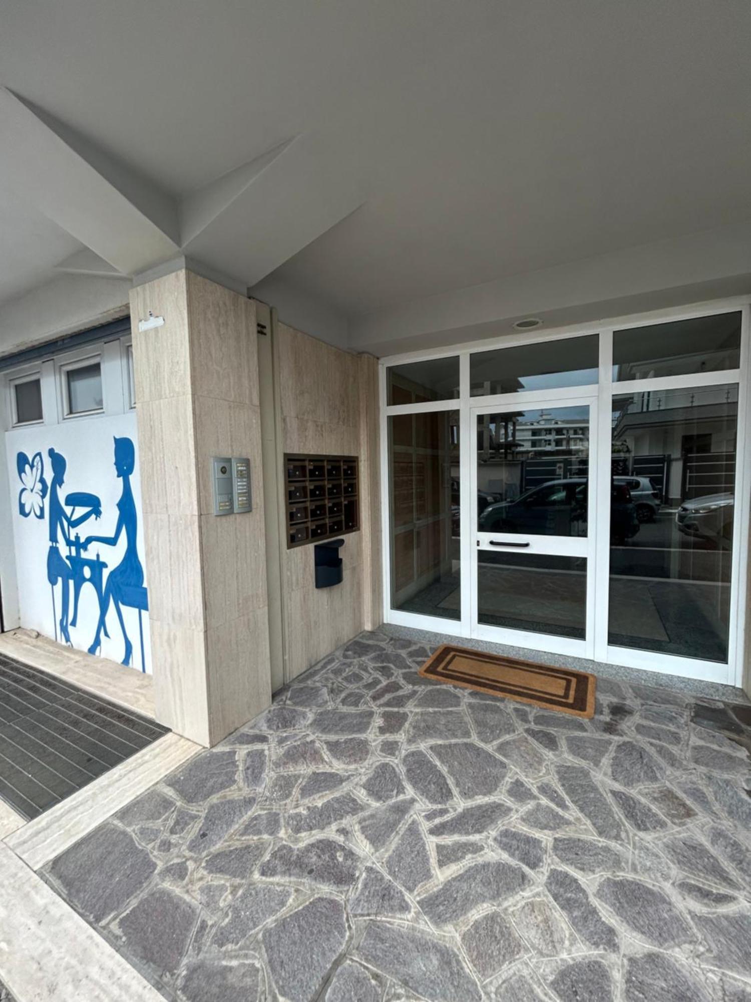 Urban Sky Loft Fiumicino Apartment Exterior photo